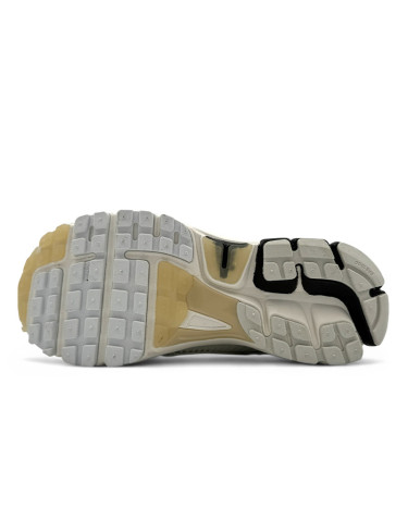 Nike Zoom Vomero 5 Supersonic FN7649 110 buy with delivery in Ukraine
