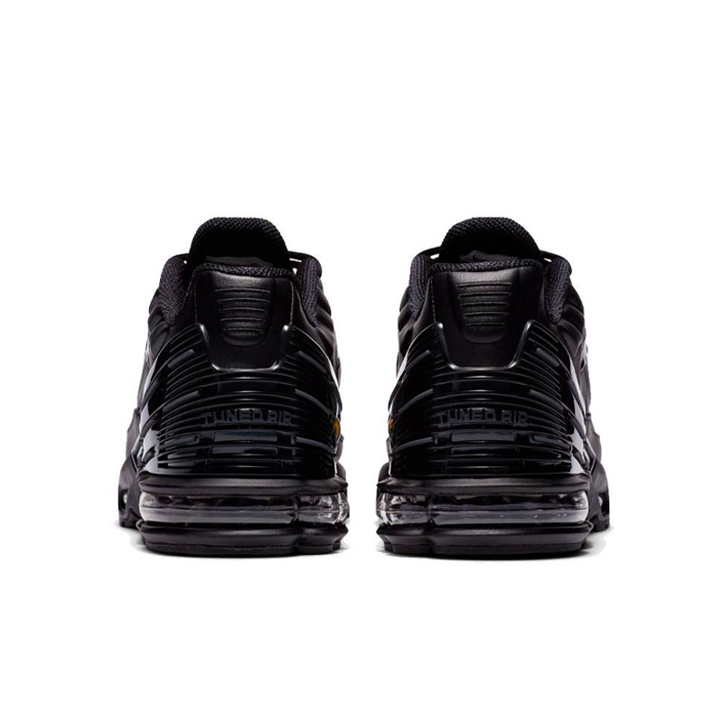 Nike tn triple black leather store